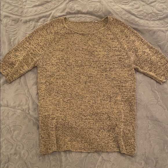 Aritzia Vintage Vibes top! - Picture 3 of 3